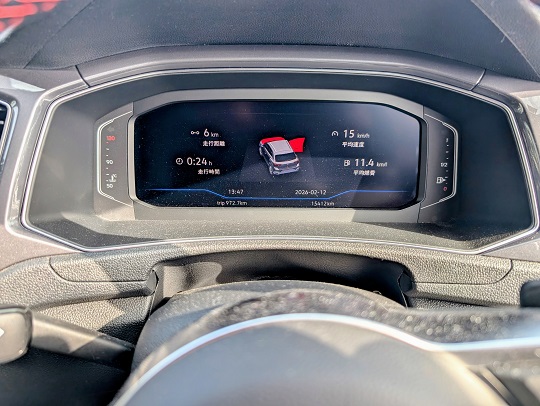 VW T-Roc TDIの街乗り実燃費11.4km/Lを示すメーターパネル