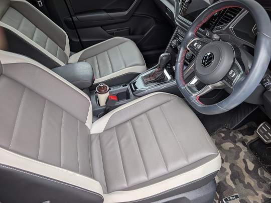 5年経過しても美しい状態を保つVW T-Rocの本革ツートンシート