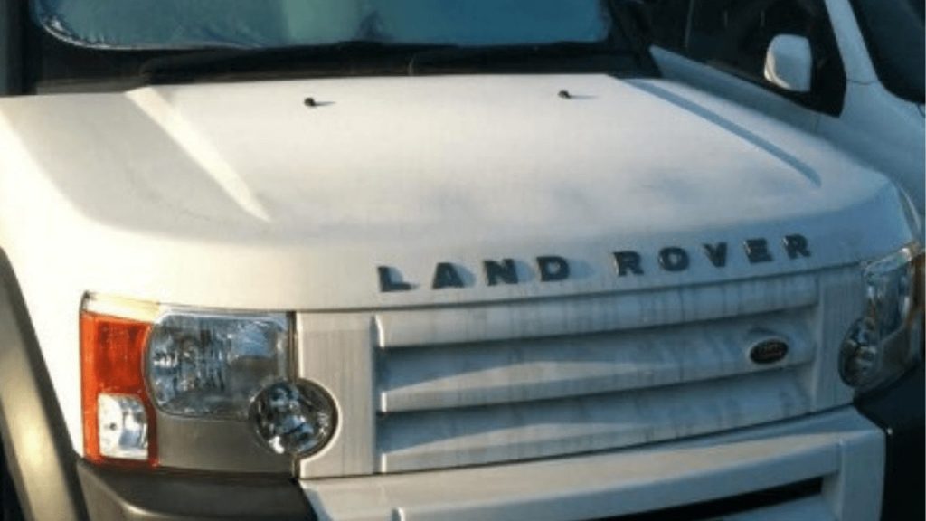 筆者が過去に所有していた白いランドローバー ディスカバリー3のフロントフェイスの実車写真