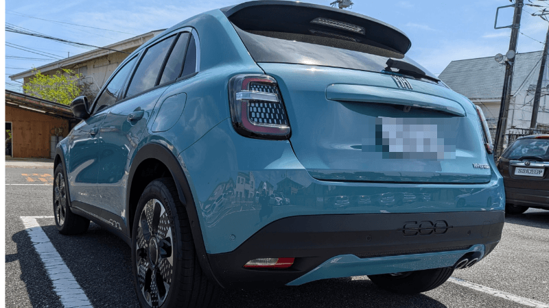 FIAT 600eハイブリッドのリア（後ろ姿）